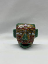 Cargar imagen en el visor de la galería, Macara chica de obsidiana con incrustaciones