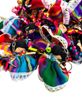 Cargar imagen en el visor de la galería, Muñeca Lele prendedor o llavero