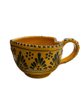 Cargar imagen en el visor de la galería, Taza corazón plumeada