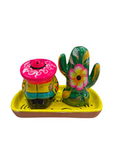 Cargar imagen en el visor de la galería, Juego de salero y pimentero Cactus