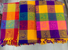 Cargar imagen en el visor de la galería, Mantel con cuadros multicolor