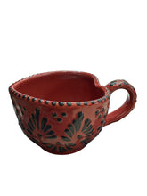 Cargar imagen en el visor de la galería, Taza corazón plumeada