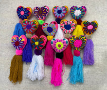 Cargar imagen en el visor de la galería, Pompones surtidos