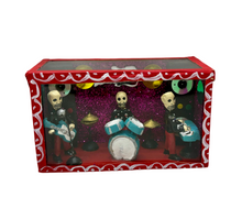 Cargar imagen en el visor de la galería, Calaveras en caja Banda de Rock