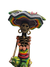 Cargar imagen en el visor de la galería, Catrina Huichol grande