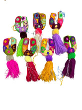 Cargar imagen en el visor de la galería, Pompones Letras bordadas