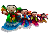 Cargar imagen en el visor de la galería, Muñecas María con trenzas, 5 tamaños