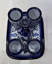 Cargar imagen en el visor de la galería, Juego de 4 tequileros, cuadrado azul con blanco