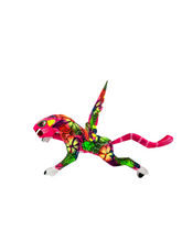 Cargar imagen en el visor de la galería, Pantera voladora neón