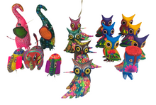 Cargar imagen en el visor de la galería, A) Set surtido de 12 alebrijes Medianos