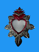 Cargar imagen en el visor de la galería, Corazón de hoja de lata