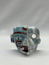Cargar imagen en el visor de la galería, Macara chica de obsidiana con incrustaciones