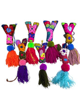 Cargar imagen en el visor de la galería, Pompones Letras bordadas