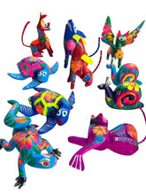 Cargar imagen en el visor de la galería, Alebrije corporativo