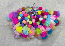 Cargar imagen en el visor de la galería, Pompones surtidos