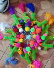 Cargar imagen en el visor de la galería, Pompones surtidos