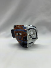 Cargar imagen en el visor de la galería, Macara chica de obsidiana con incrustaciones