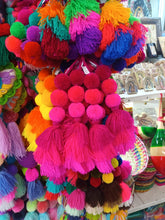 Cargar imagen en el visor de la galería, Pompones surtidos