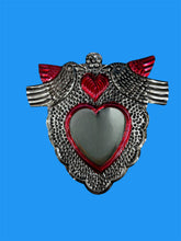 Cargar imagen en el visor de la galería, Corazón de hoja de lata