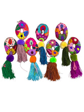 Cargar imagen en el visor de la galería, Pompones Letras bordadas