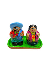 Cargar imagen en el visor de la galería, Juego Adelita y Pepe, salero y pimentero