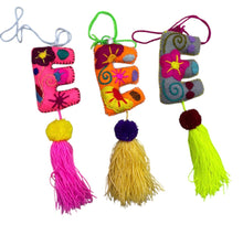 Cargar imagen en el visor de la galería, Pompones Letras bordadas