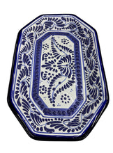 Cargar imagen en el visor de la galería, Set de 6 tequileros Talavera azul con blanco