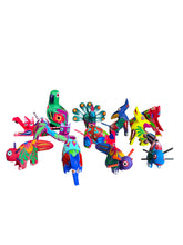Cargar imagen en el visor de la galería, A1) Set surtido de 12 alebrijes Mini