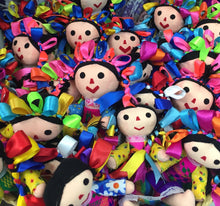 Cargar imagen en el visor de la galería, Muñecas María con trenzas, 5 tamaños