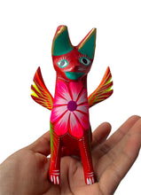 Cargar imagen en el visor de la galería, Alebrije corporativo
