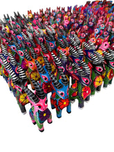 Cargar imagen en el visor de la galería, Set surtido 12 alebrijes medianos
