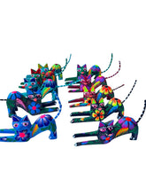Cargar imagen en el visor de la galería, Alebrije corporativo
