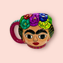 Cargar imagen en el visor de la galería, Tazas Frida en barro
