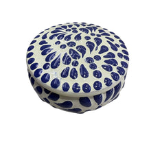 Cargar imagen en el visor de la galería, Alhajero de Talavera plumeado
