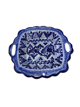 Cargar imagen en el visor de la galería, Charola Arrocera de Talavera Azul con blanco
