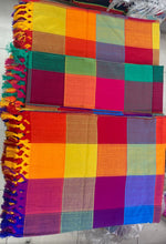 Cargar imagen en el visor de la galería, Mantel con cuadros multicolor
