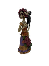 Cargar imagen en el visor de la galería, Frida con ramo y chango
