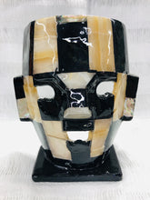 Cargar imagen en el visor de la galería, Máscaras #2 chica de piedra
