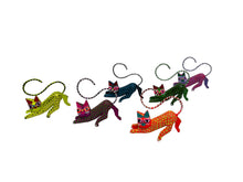 Cargar imagen en el visor de la galería, Gato cola arriba mini
