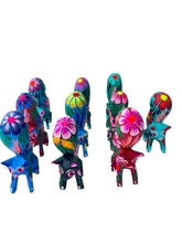 Cargar imagen en el visor de la galería, Alebrije corporativo
