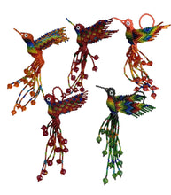 Cargar imagen en el visor de la galería, Colibrí en chaquira
