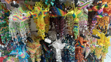 Cargar imagen en el visor de la galería, Colibrí en chaquira
