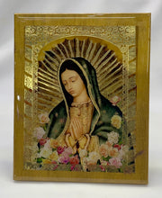 Cargar imagen en el visor de la galería, Virgen de Guadalupe con base
