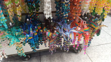 Cargar imagen en el visor de la galería, Colibrí en chaquira
