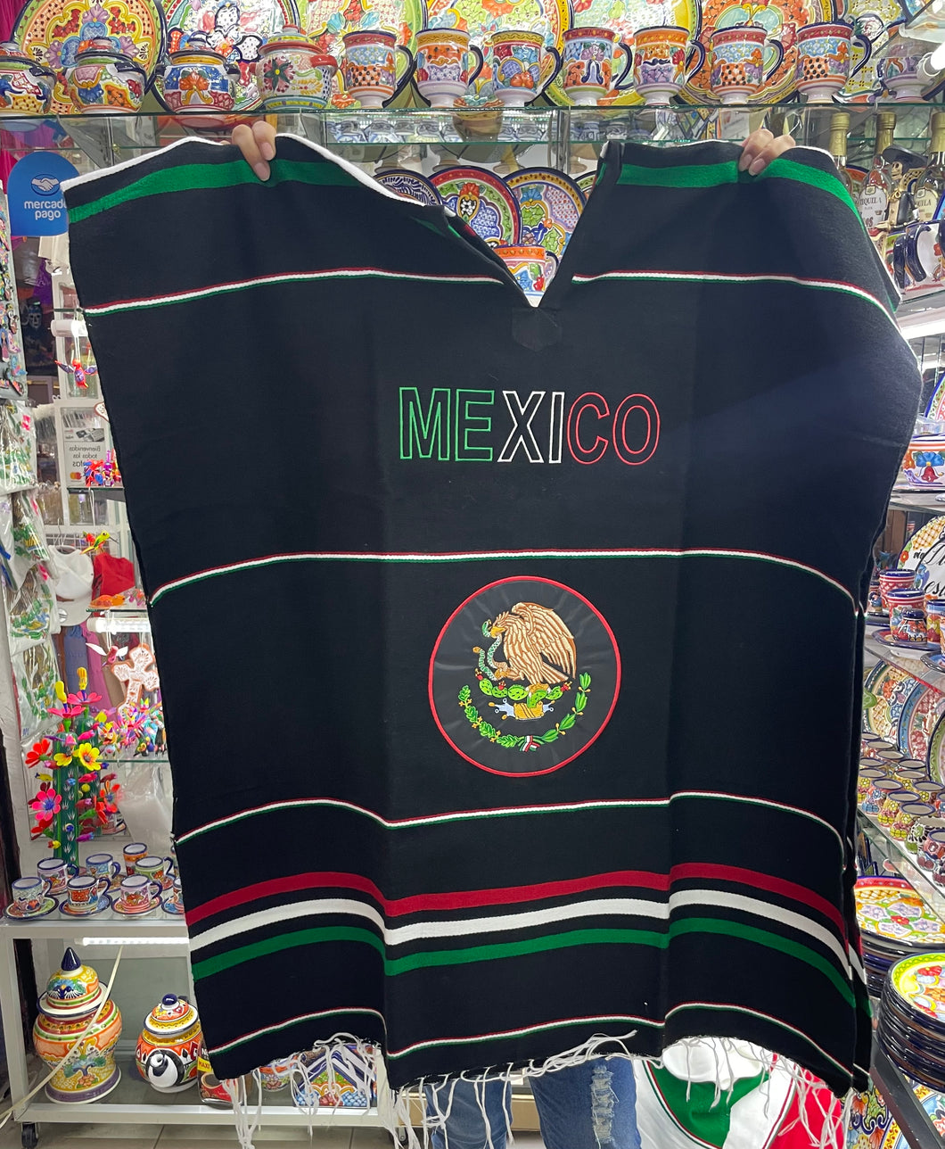 Jorongo tricolor negro con Escudo Nacional