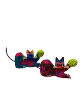Cargar imagen en el visor de la galería, Gato bigotón mini
