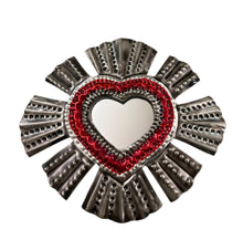 Cargar imagen en el visor de la galería, Corazón con sol chico
