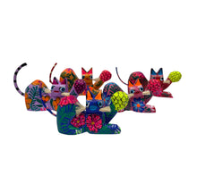 Cargar imagen en el visor de la galería, Gato bigotón mini
