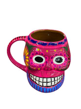 Cargar imagen en el visor de la galería, Taza de calavera en barro, Día de Muertos
