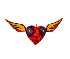 Corazones con alas de amor